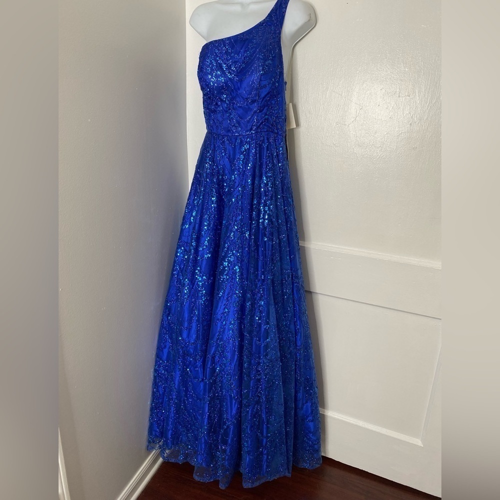 SAY YES TO THE PROM One-Shoulder Blue Sequin Gown Flawed